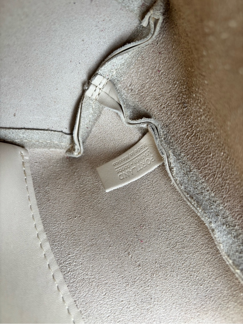 Portland Leather large raindrop Crossbody bag. - Picture 9 of 14